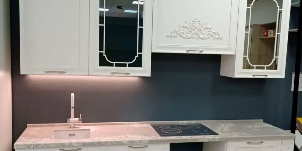 Cтолешница для кухни из кварцевого камня White Ice